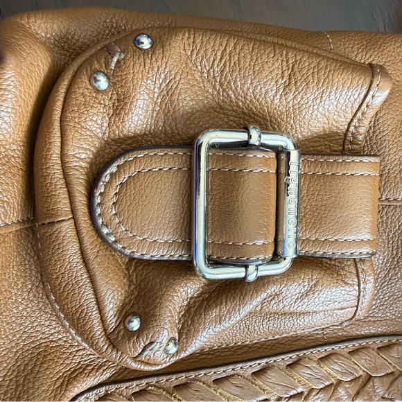 Tiganaello Pebble Leather bag with adjustable strap shoulder or crossbody Cognac - Picture 15 of 16